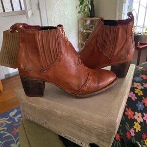 NIB Bed Stu Brie ll Cobbler Series Chelsea 9.5